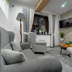 بيت ضيافة Lux Wolf Jacuzzi&sauna&grota Solna