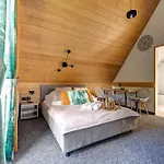 Vendégház Lux Wolf Jacuzzi&sauna&grota Solna 3*