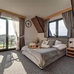 Lux Wolf Jacuzzi&sauna&grota Solna بيت ضيافة بوكافينا تترايسكا