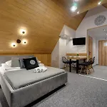 Lux Wolf Jacuzzi&sauna&grota Solna