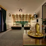 Guest house Lux Wolf Jacuzzi&sauna&grota Solna