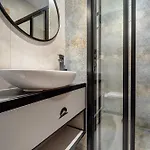 Lux Wolf Jacuzzi&sauna&grota Solna 3* بوكافينا تترايسكا