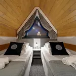 Gasthof Lux Wolf Jacuzzi&sauna&grota Solna