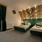 Lux Wolf Jacuzzi&sauna&grota Solna