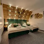 Vendégház Lux Wolf Jacuzzi&sauna&grota Solna Bukowina Tatrzańska