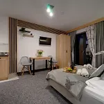 Vendégház Lux Wolf Jacuzzi&sauna&grota Solna 3*