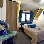 Lux Wolf Jacuzzi&sauna&grota Solna Gasthof