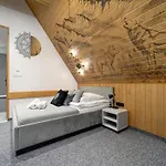 Guest house Lux Wolf Jacuzzi&sauna&grota Solna 3*