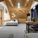 Guest house Lux Wolf Jacuzzi&sauna&grota Solna