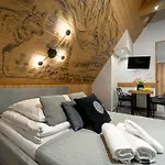 Guest house Lux Wolf Jacuzzi&sauna&grota Solna 3*