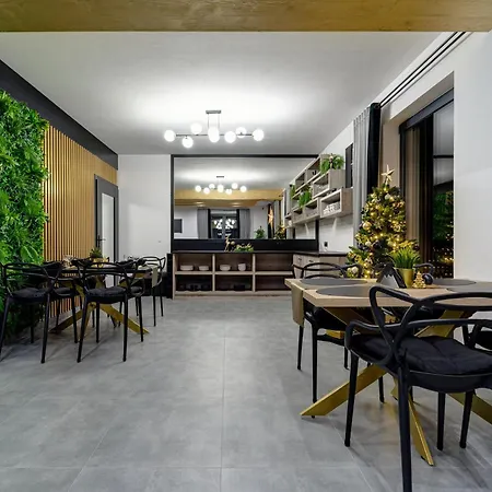 Lux Wolf Jacuzzi&sauna&grota Solna Pensión