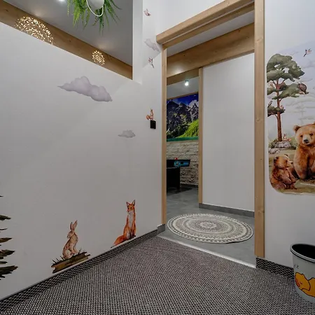 Lux Wolf Jacuzzi&sauna&grota Solna Pensión 3*
