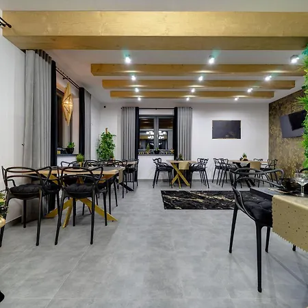 Lux Wolf 招待所 布库维纳塔然斯卡