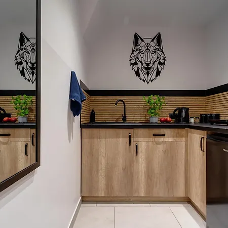 Pensión Lux Wolf Jacuzzi&sauna&grota Solna 3*