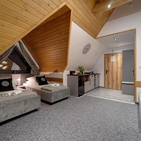 Lux Wolf Jacuzzi&sauna&grota Solna Pensión 3*