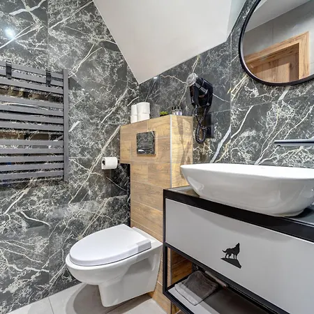 Lux Wolf Jacuzzi&sauna&grota Solna Pensión