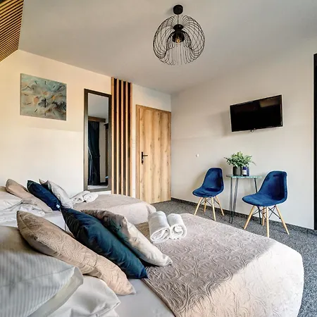 Lux Wolf Jacuzzi&sauna&grota Solna בית הארחה