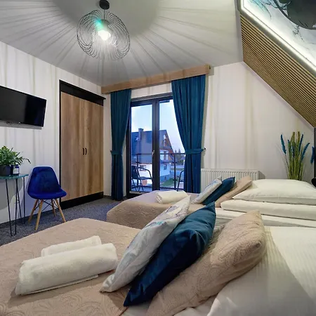 Lux Wolf Jacuzzi&sauna&grota Solna בית הארחה 3*