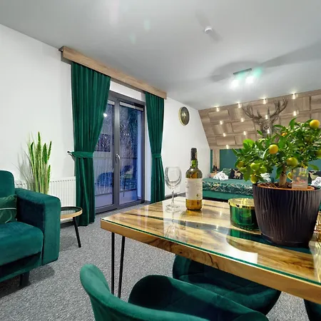 Lux Wolf Jacuzzi&sauna&grota Solna 3* בוקוווינה טטז'אנסקה