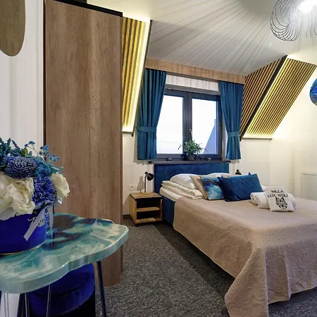 Lux Wolf Jacuzzi&sauna&grota Solna בית הארחה