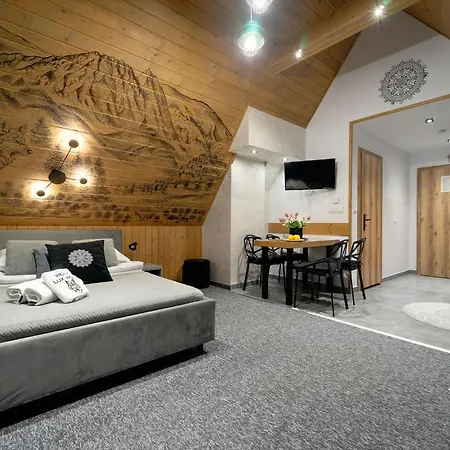 בית הארחה Lux Wolf Jacuzzi&sauna&grota Solna בוקוווינה טטז'אנסקה