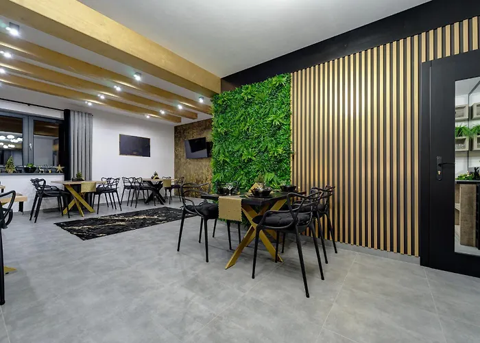 Lux Wolf Pensión 3*