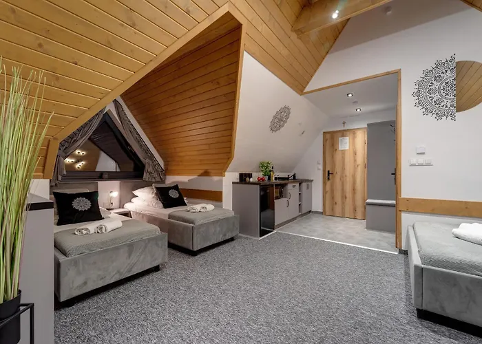 Lux Wolf Pensión 3*